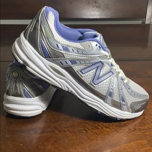 NEW BALANCE SNEAKERS